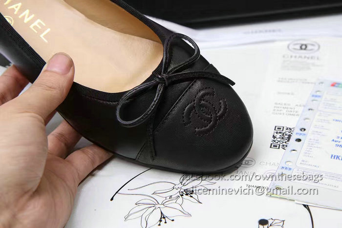 Chanel Tan Lambskin Ballet Flats Black Cap Toe CH1610