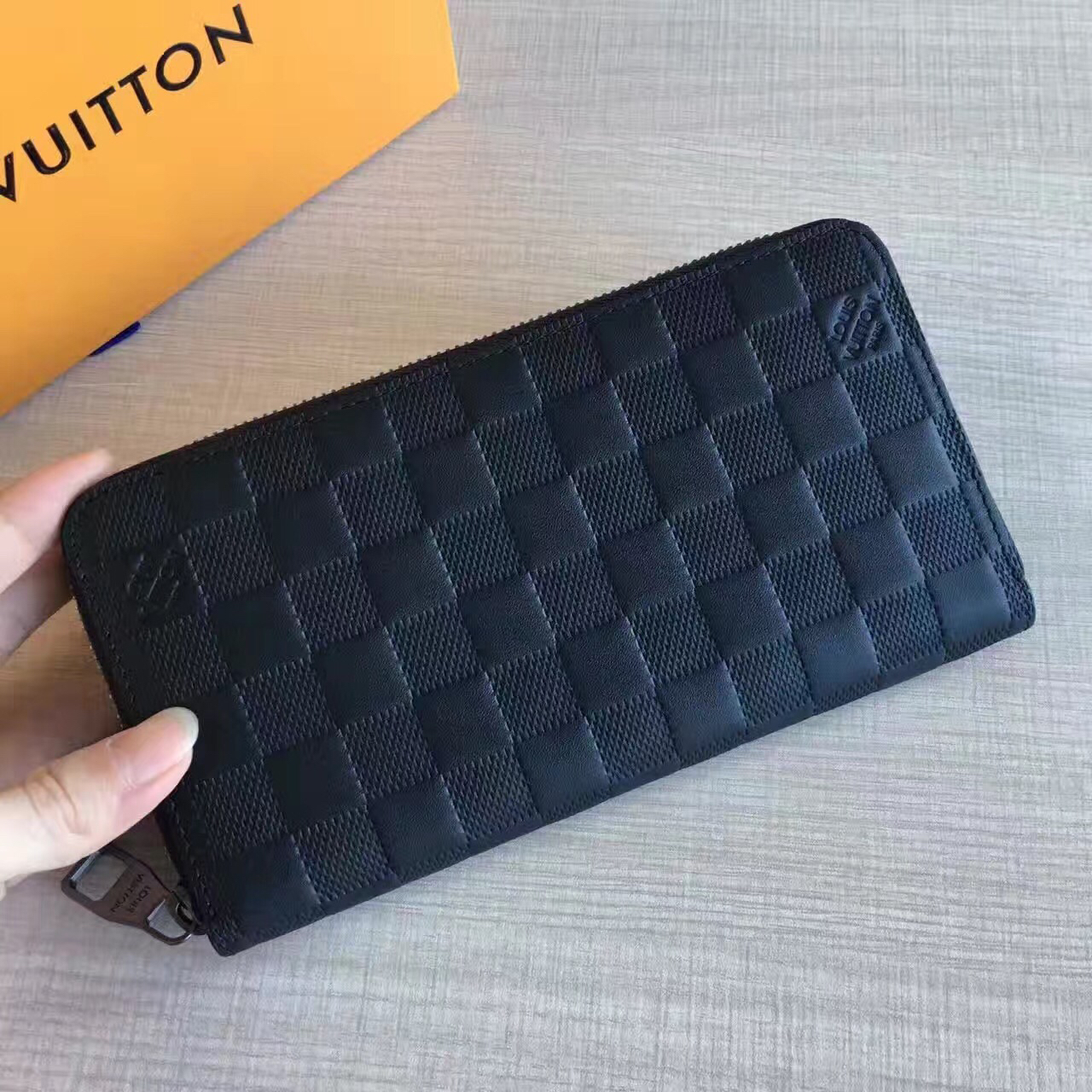 Louis Vuitton Damier Infini Leather Zippy Wallet Onyx N60017