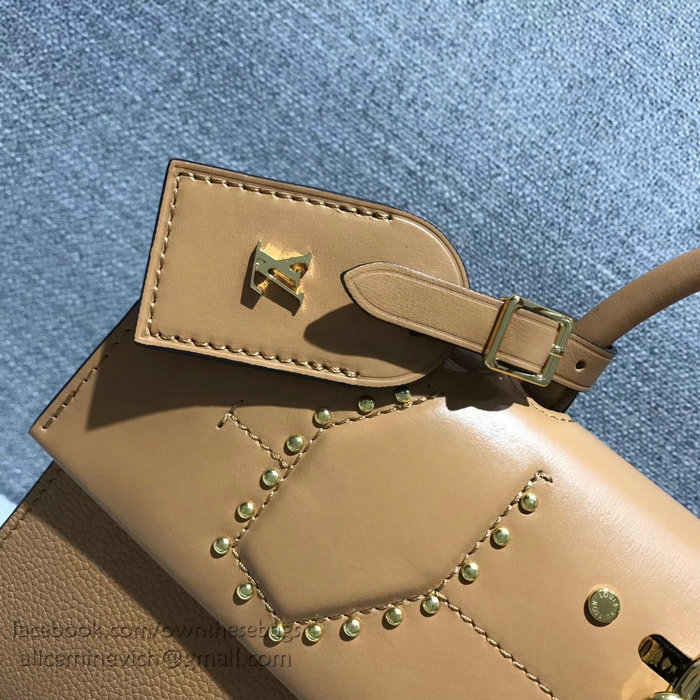 Louis Vuitton Pochette City Steamer Camel M54925