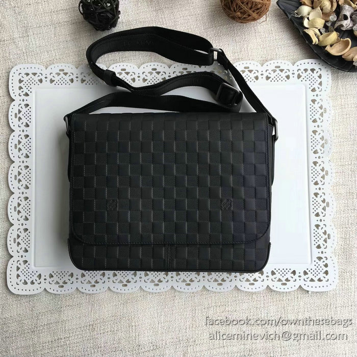 Louis Vuitton Damier Infini Leather District PM N41284