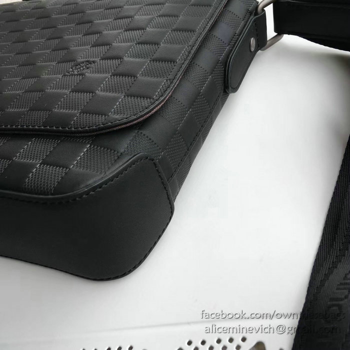 Louis Vuitton Damier Infini Leather District PM N41284