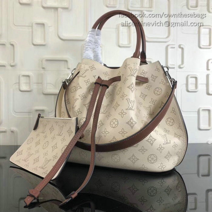 Louis Vuitton Mahina Leather Girolata Creme M54401