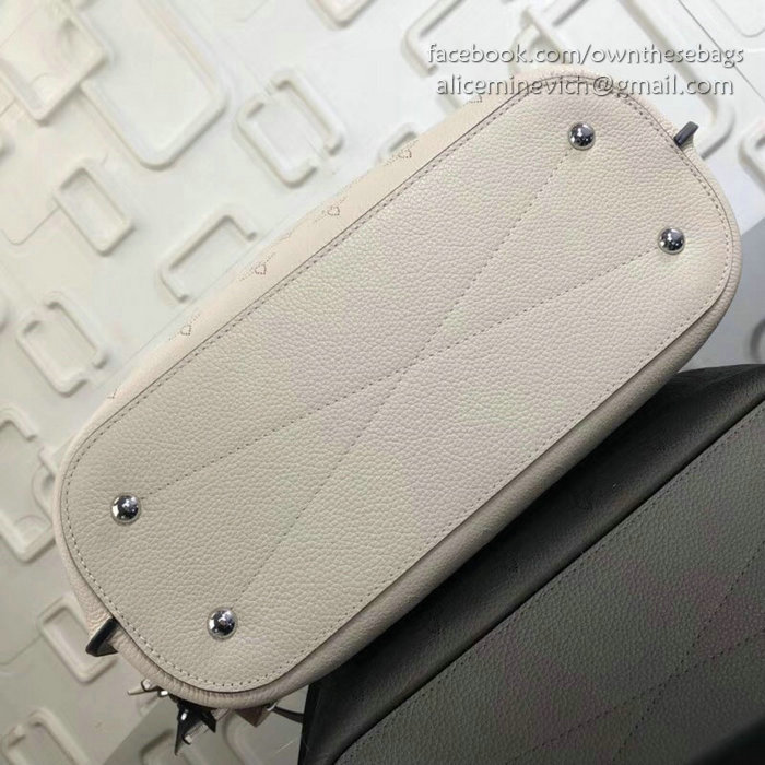 Louis Vuitton Mahina Leather Girolata Creme M54401