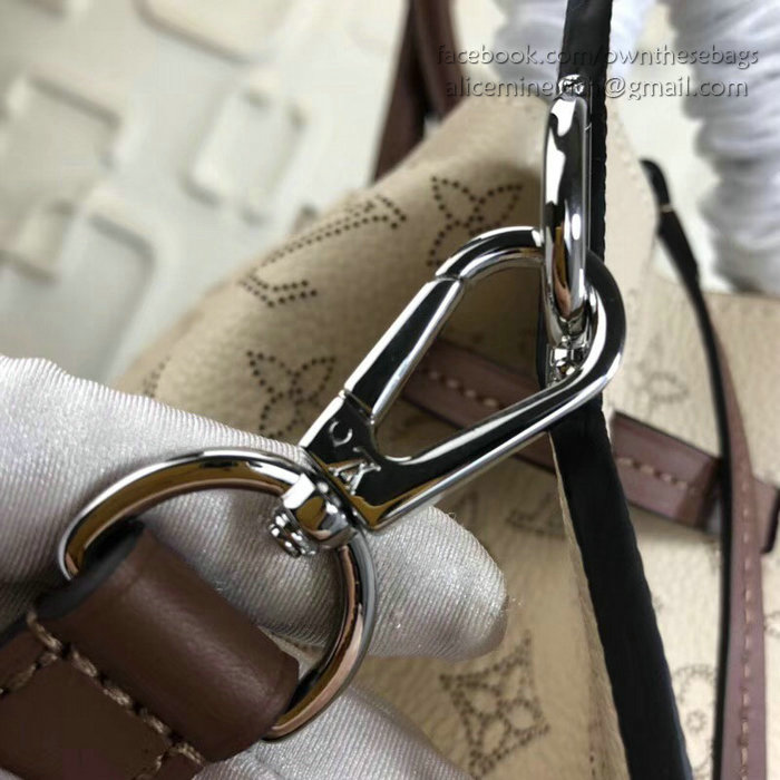 Louis Vuitton Mahina Leather Girolata Creme M54401