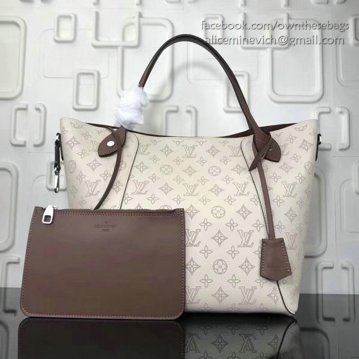 Louis Vuitton Mahina leather HINA PM Creme M53140