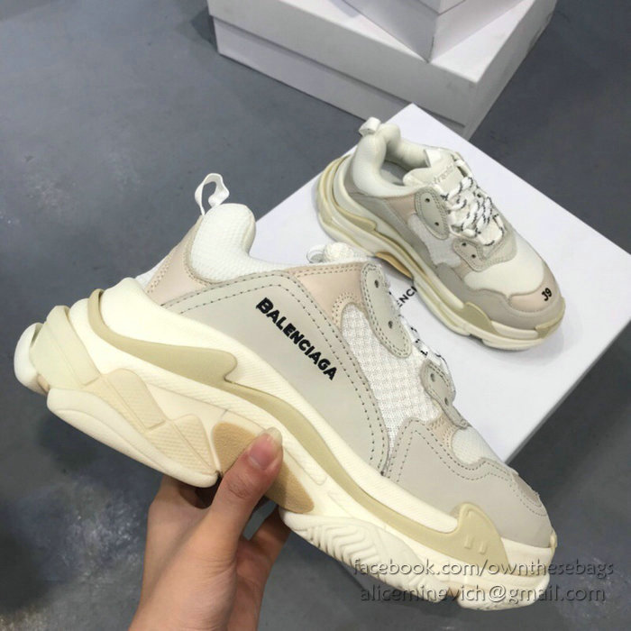 Balenciaga Triple S Sneakers B811061A