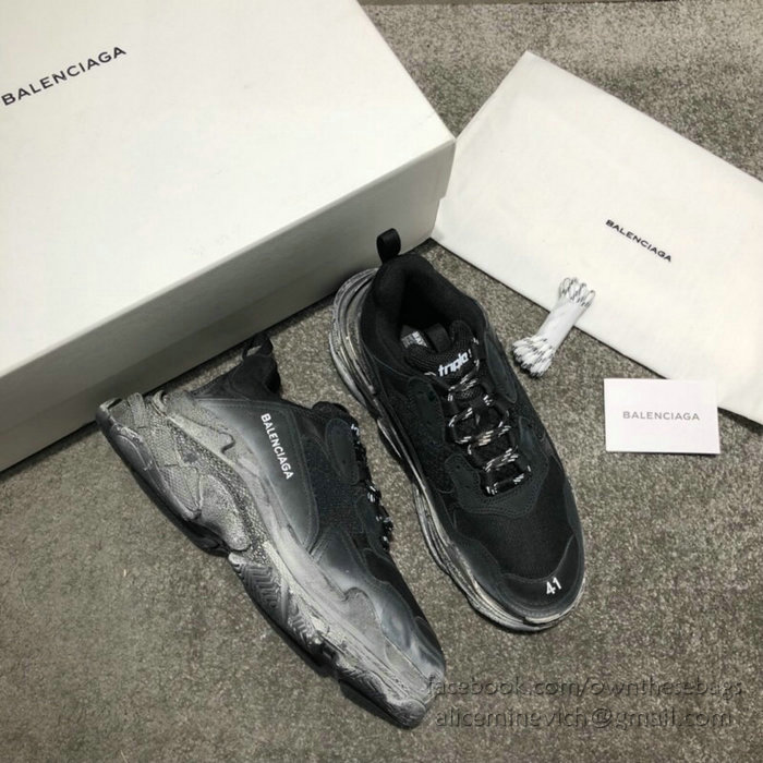 Balenciaga Triple S Sneakers B811061C