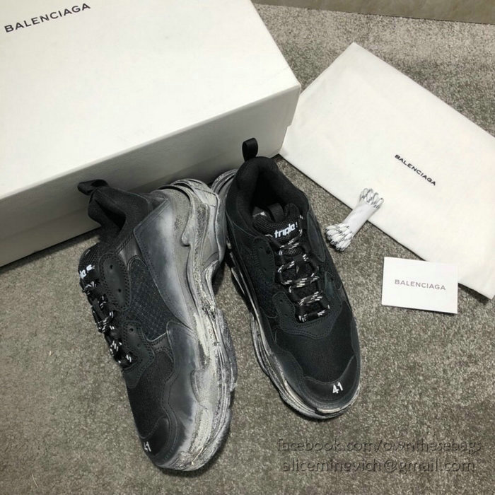 Balenciaga Triple S Sneakers B811061C