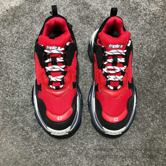 Balenciaga Triple S Sneakers B811061D