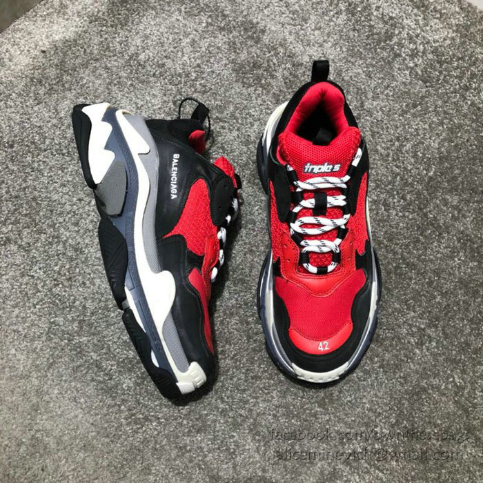 Balenciaga Triple S Sneakers B811061D