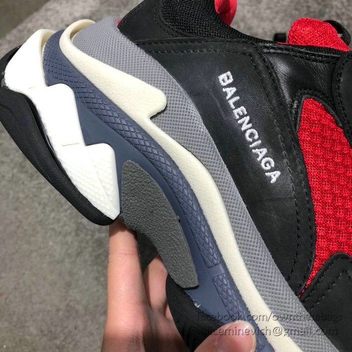 Balenciaga Triple S Sneakers B811061D