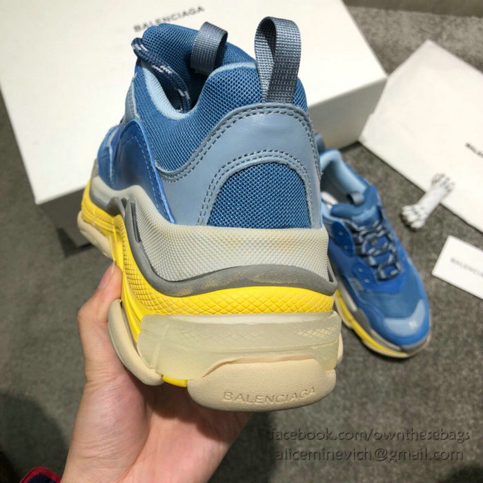 Balenciaga Triple S Sneakers B811061E