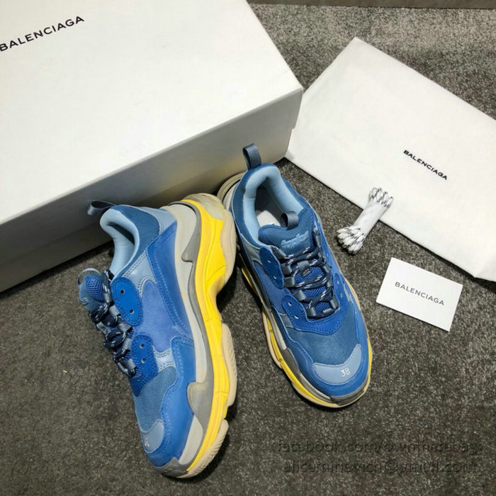 Balenciaga Triple S Sneakers B811061E