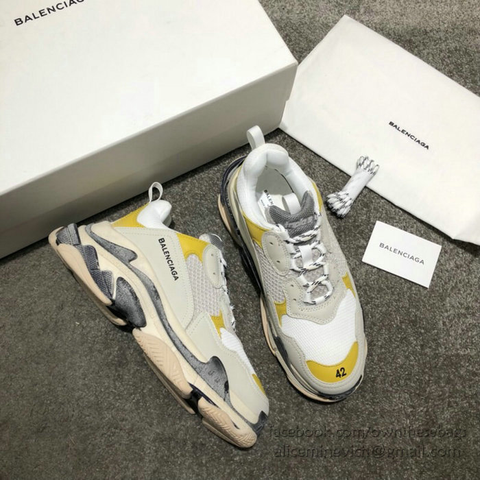 Balenciaga Triple S Sneakers B811061G