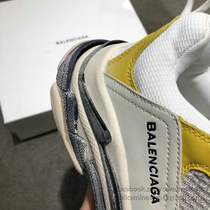 Balenciaga Triple S Sneakers B811061G