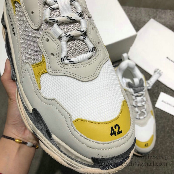 Balenciaga Triple S Sneakers B811061G