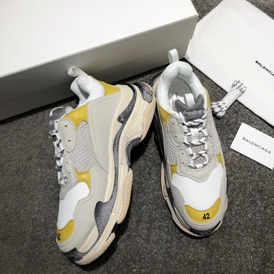 Balenciaga Triple S Sneakers B811061G