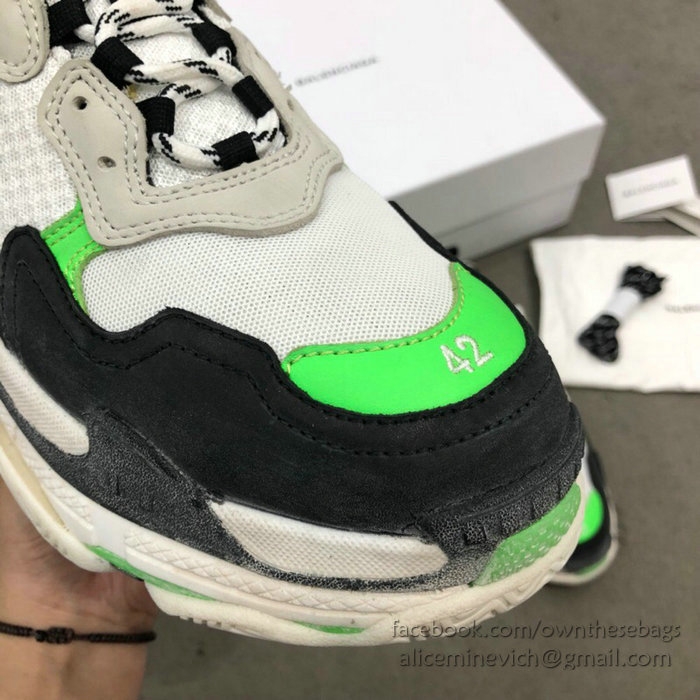 Balenciaga Triple S Sneakers B811061H