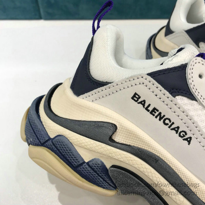 Balenciaga Triple S Sneakers B811061L