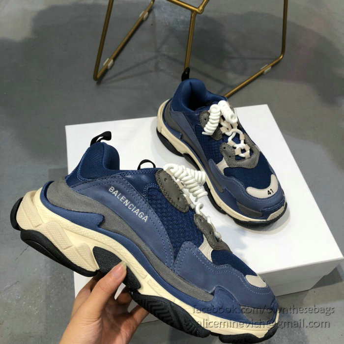 Balenciaga Triple S Sneakers B811062A