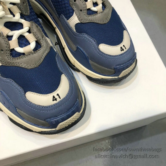 Balenciaga Triple S Sneakers B811062A