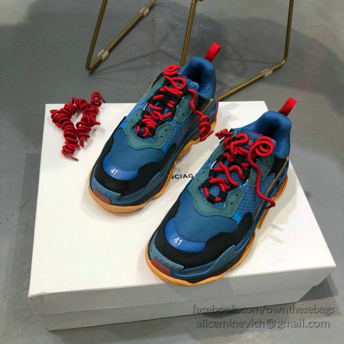 Balenciaga Triple S Sneakers B811062C