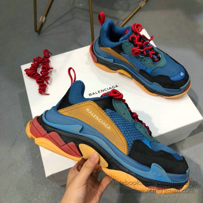 Balenciaga Triple S Sneakers B811062C