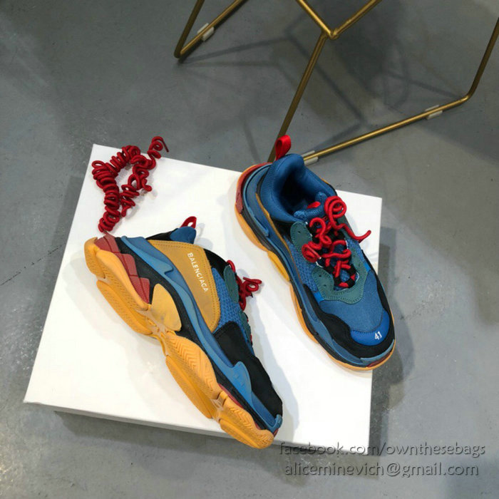 Balenciaga Triple S Sneakers B811062C