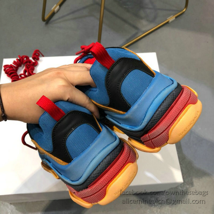 Balenciaga Triple S Sneakers B811062C