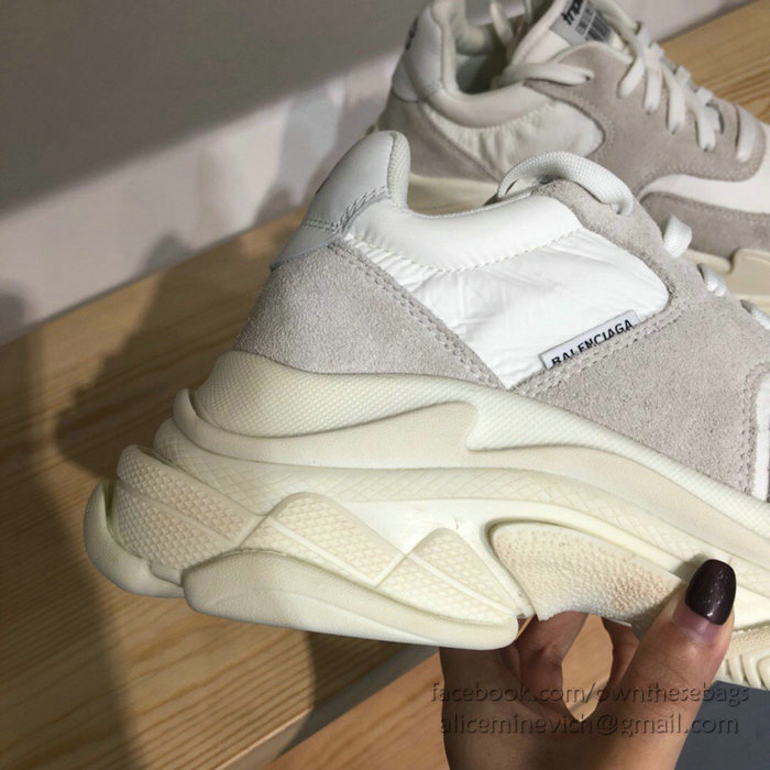 Balenciaga Triple S Sneakers B811063A