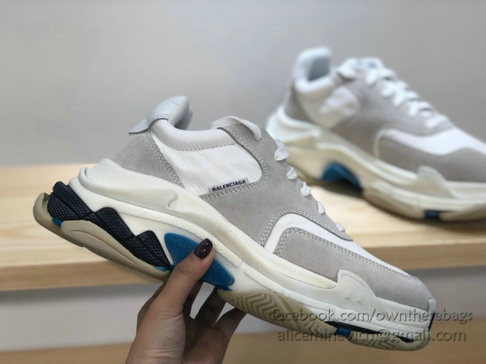 Balenciaga Triple S Sneakers B811063B