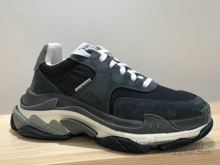 Balenciaga Triple S Sneakers B811063C