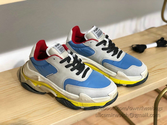 Balenciaga Triple S Sneakers B811063D