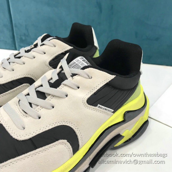 Balenciaga Triple S Sneakers B811063E