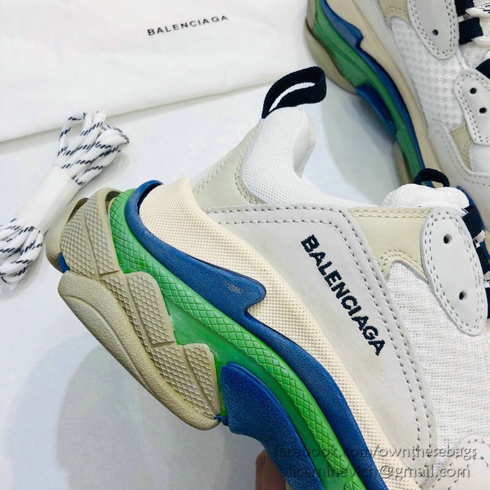 Balenciaga Triple S Sneakers B811061N