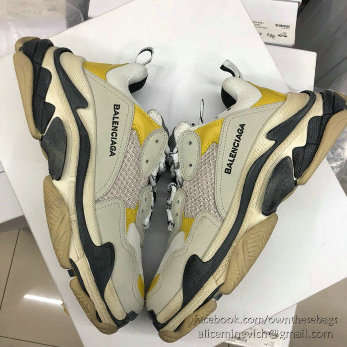 Balenciaga Triple S Sneakers B811062D