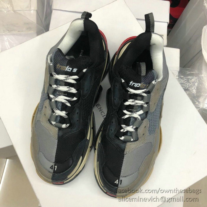 Balenciaga Triple S Sneakers B811062E