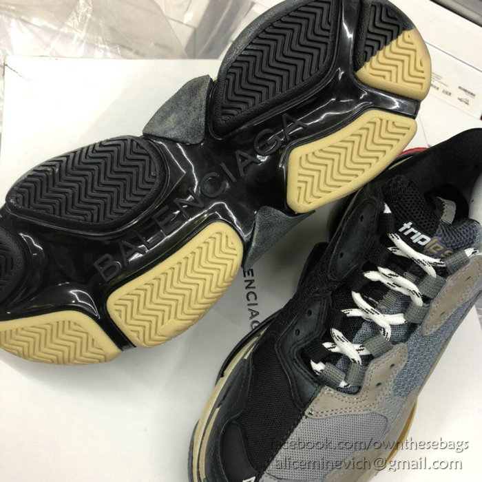 Balenciaga Triple S Sneakers B811062E