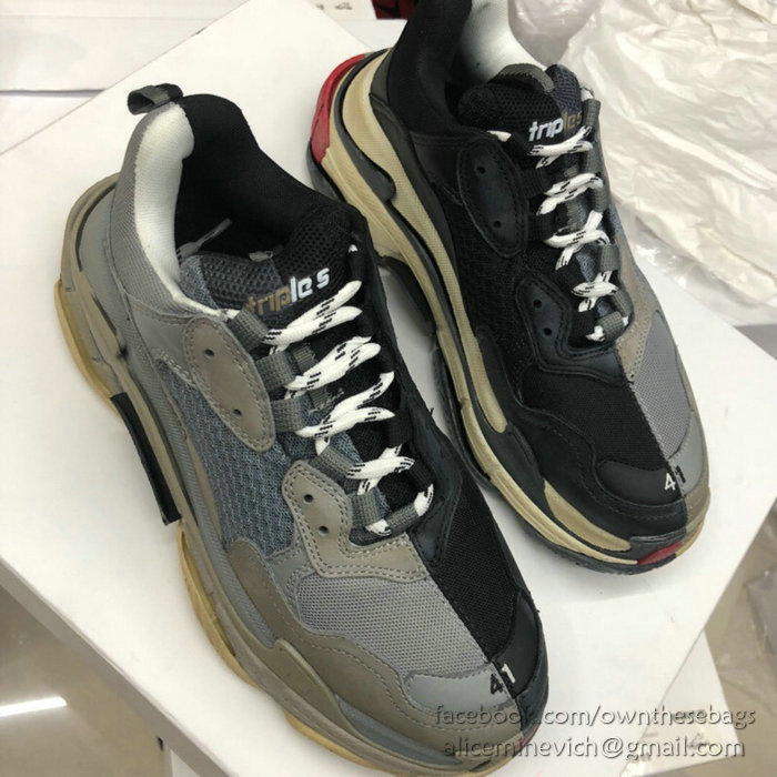 Balenciaga Triple S Sneakers B811062E