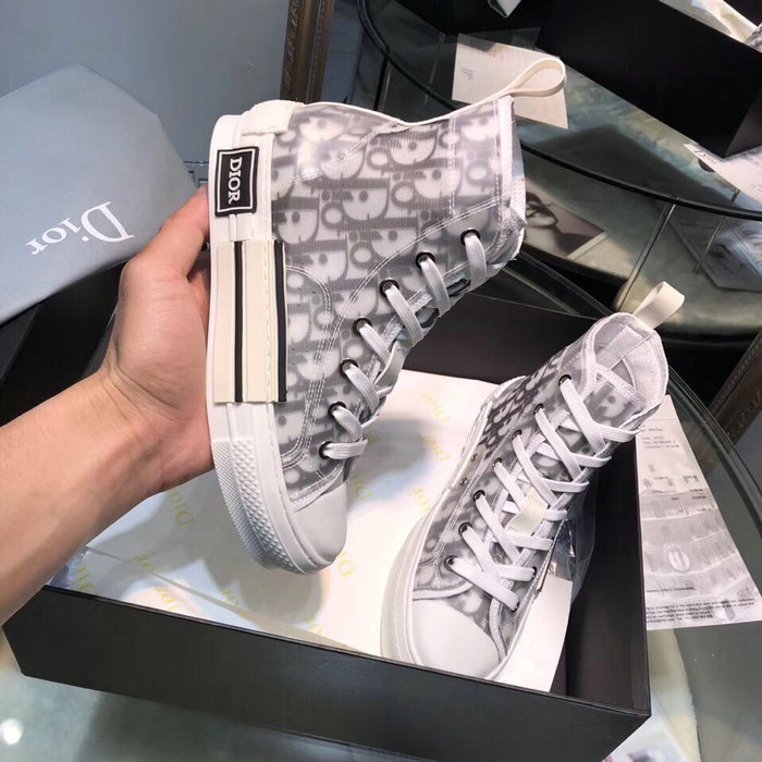 Dior Oblique High Top Sneaker D32601