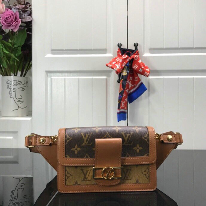 Louis Vuitton Bumbag Dauphine M44586