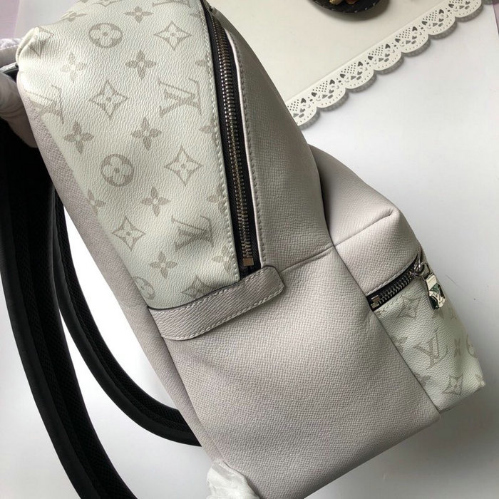 Louis Vuitton Discovery Backpack PM White M30230