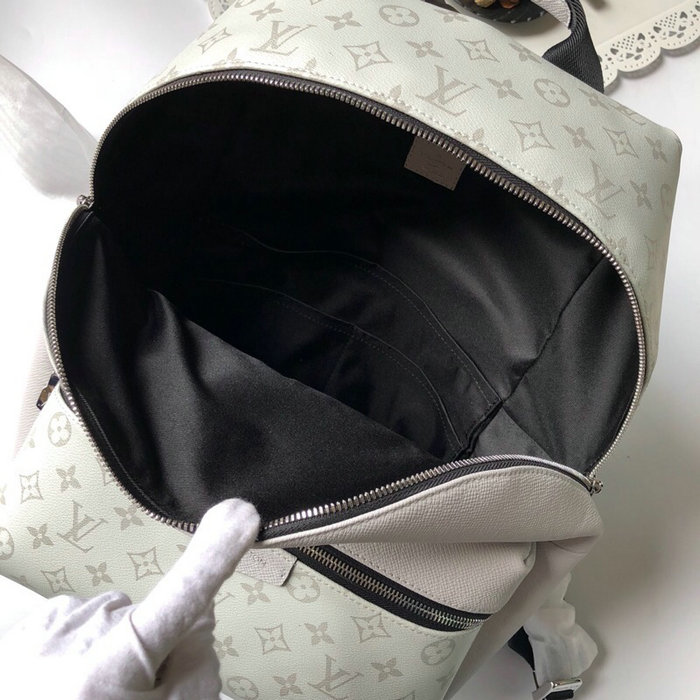 Louis Vuitton Discovery Backpack PM White M30230