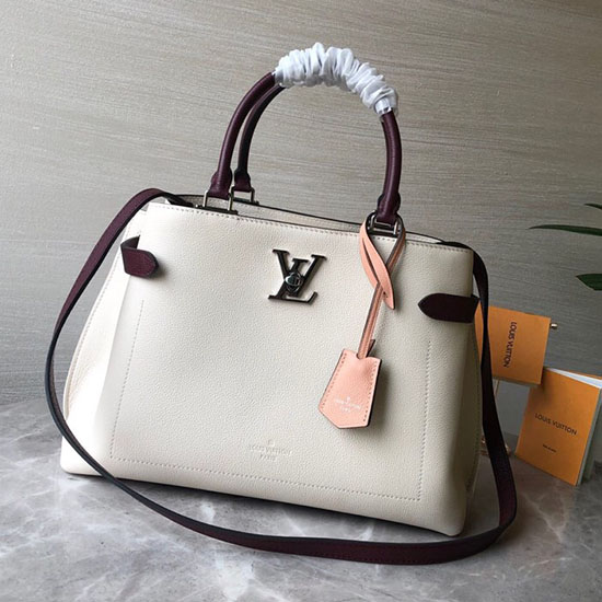 Louis Vuitton Grained Calf Leathe Lockme Day Beige M53645