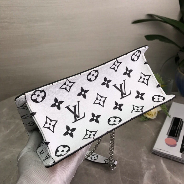 Louis Vuitton Monogram Vernis LV Wynwood Creme M90442