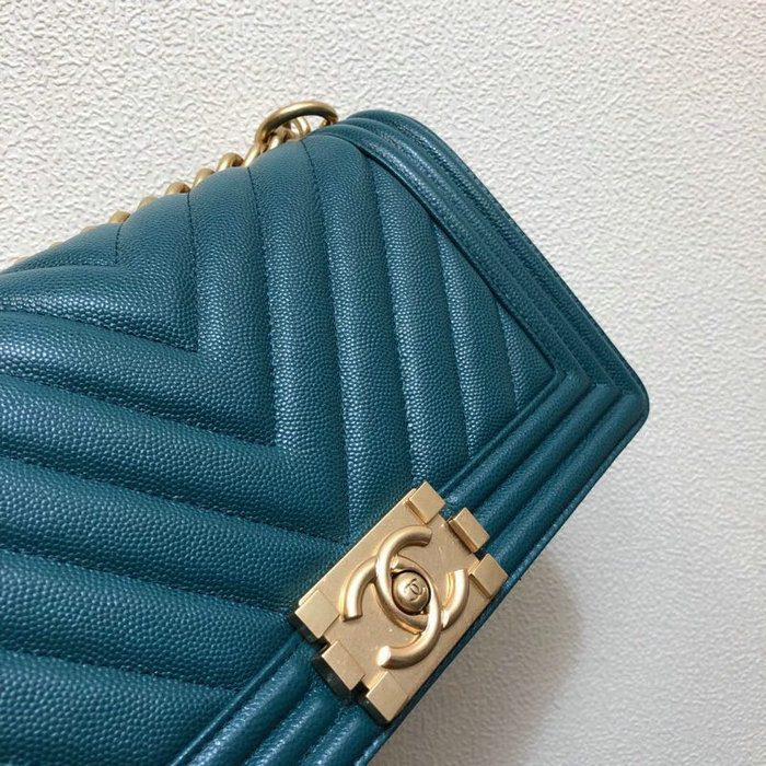 Medium Chanel Chevron Grain Calfskin Boy Bag Green A67086