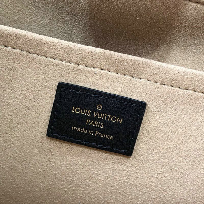 Louis Vuitton On My Side Red M53823