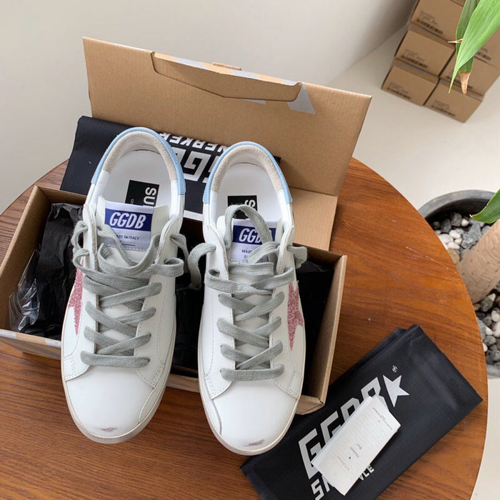 Golden Goose Calfskin Sneaker GG07702