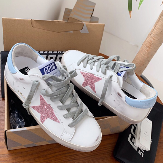 Golden Goose Calfskin Sneaker GG07702