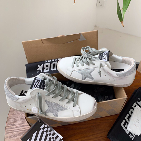 Golden Goose Calfskin Sneaker GG07703